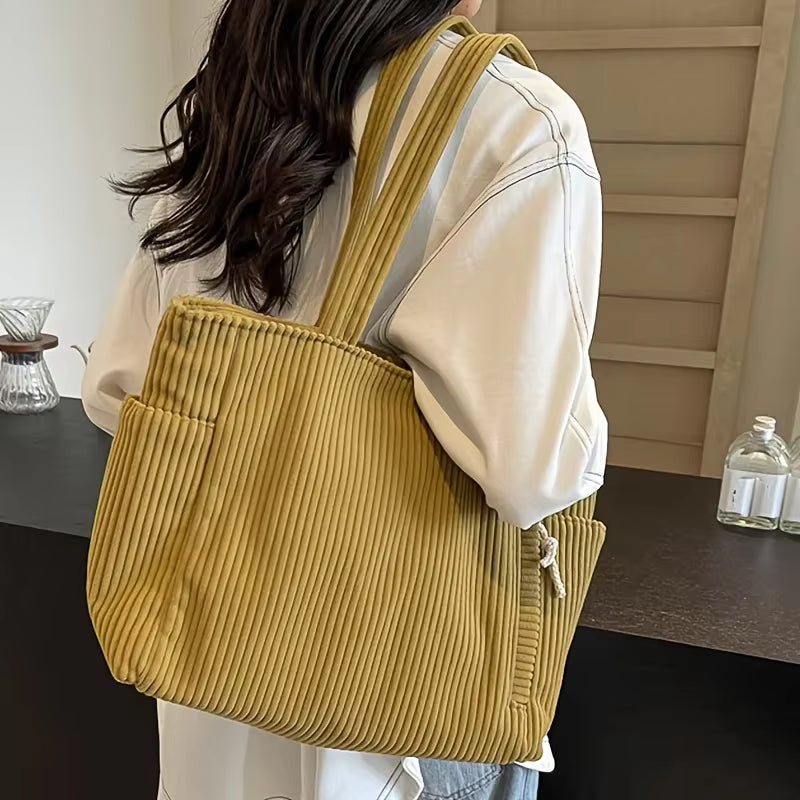 Borsa in Velluto a Coste Capiente e Pratica